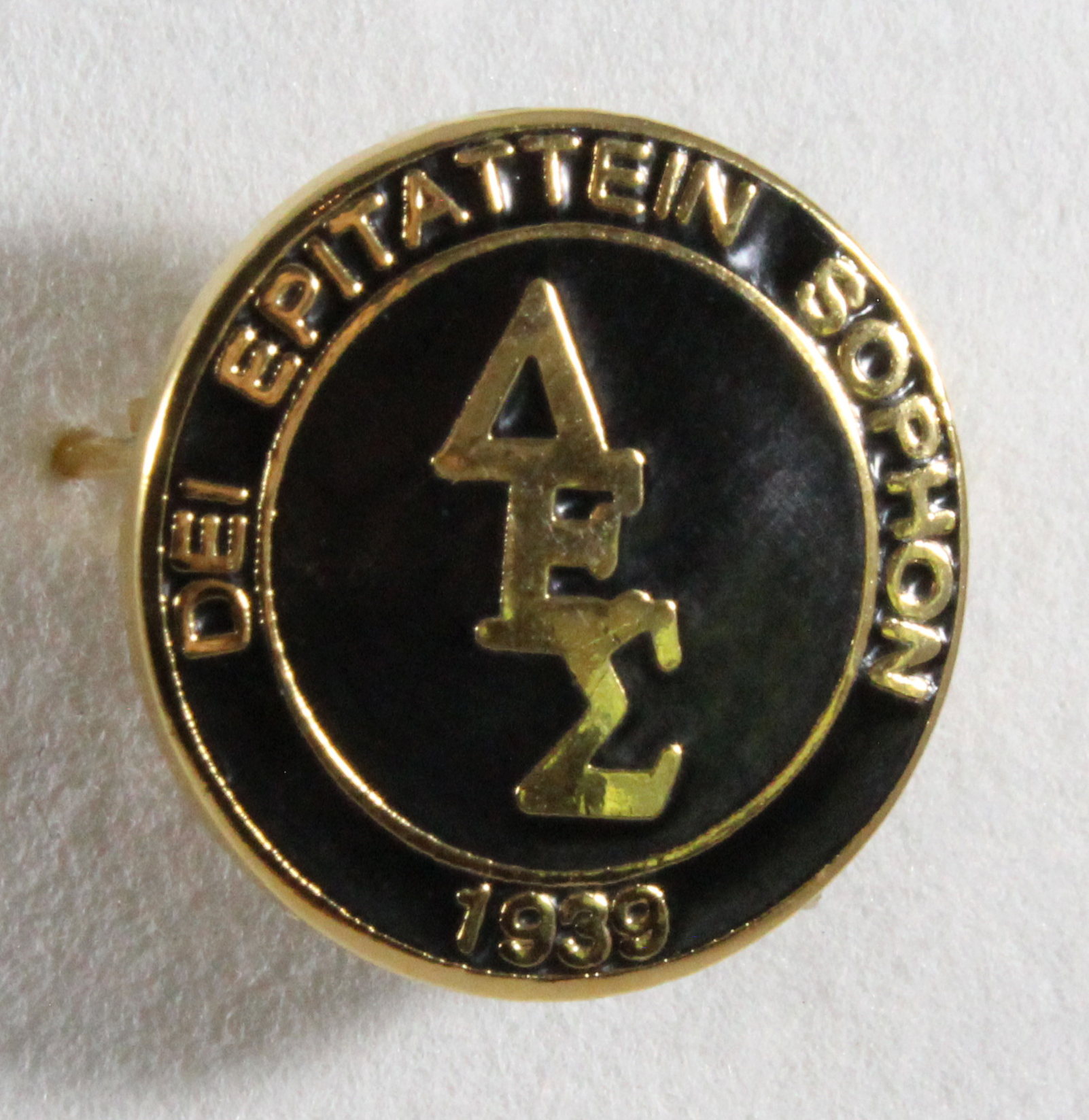 Delta Epsilon Sigma. Honor Society Pin